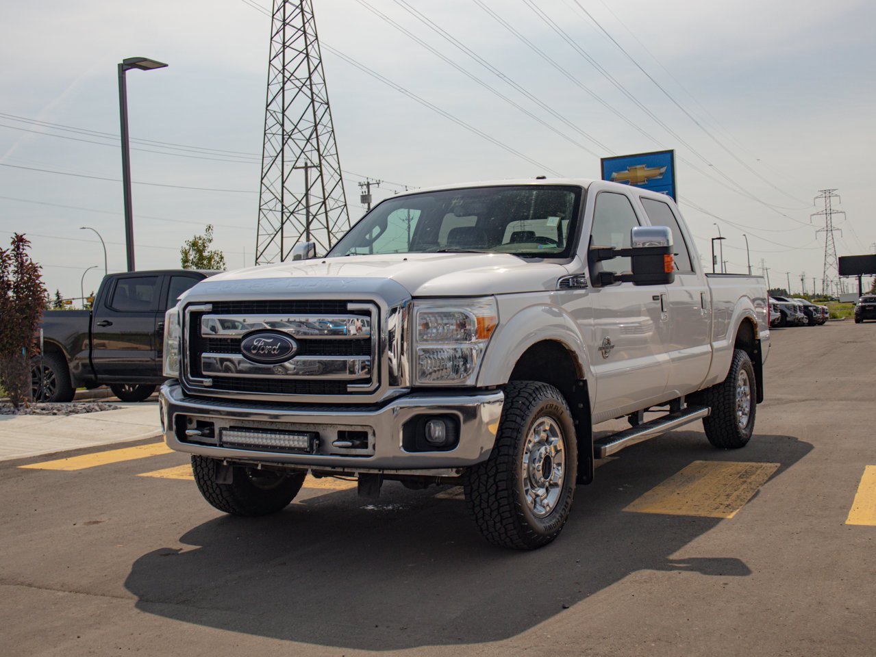 2016 Ford Super Duty F-350 SRW 4WD Crew Cab 156 Lariat White Sherwood Park - photo #3