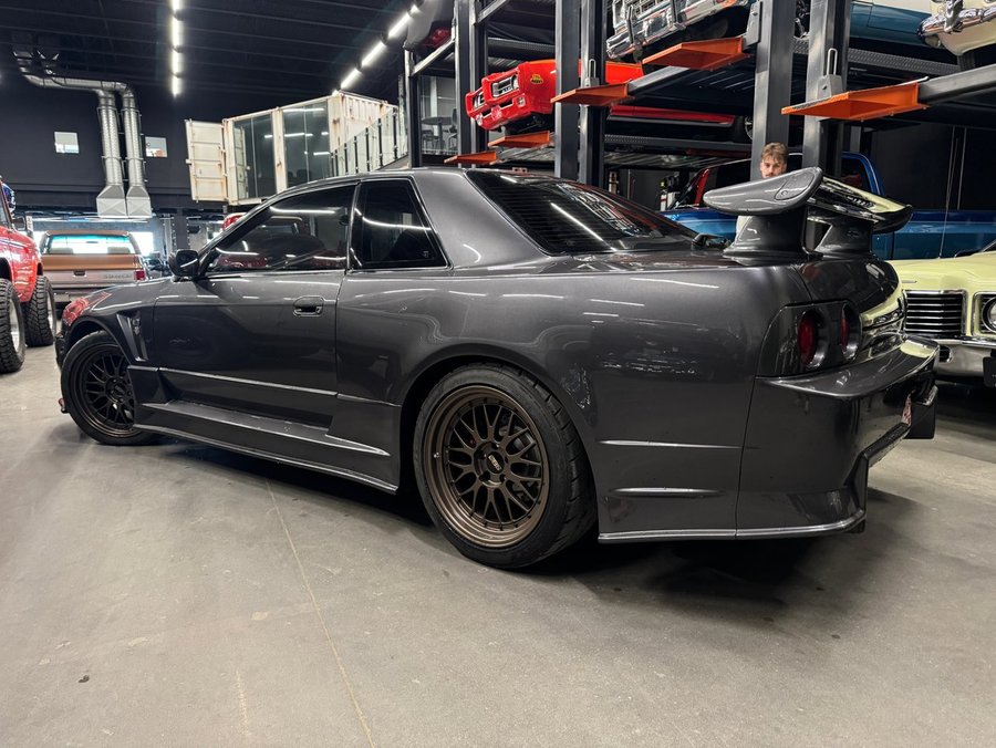 1991 Nissan Skyline GT-R 1991 gray