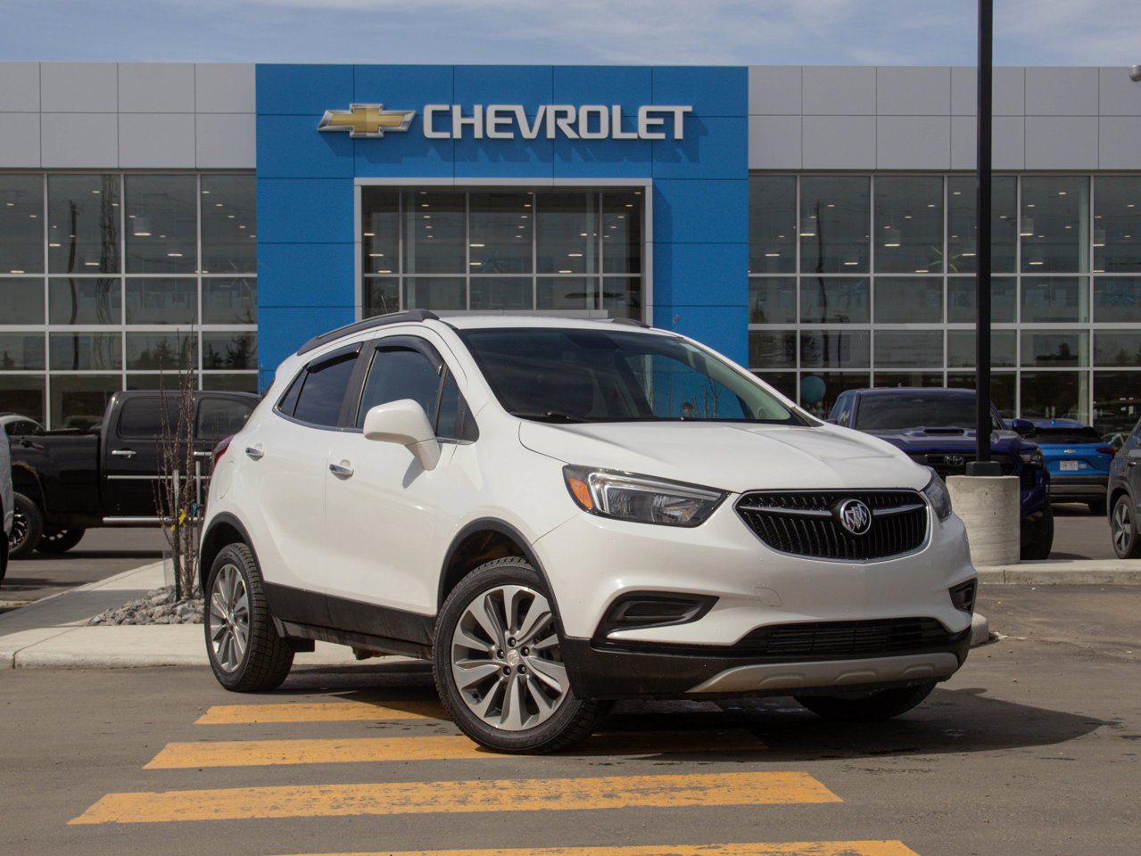 2020 Buick Encore AWD 4dr Preferred White Sherwood Park - photo #1