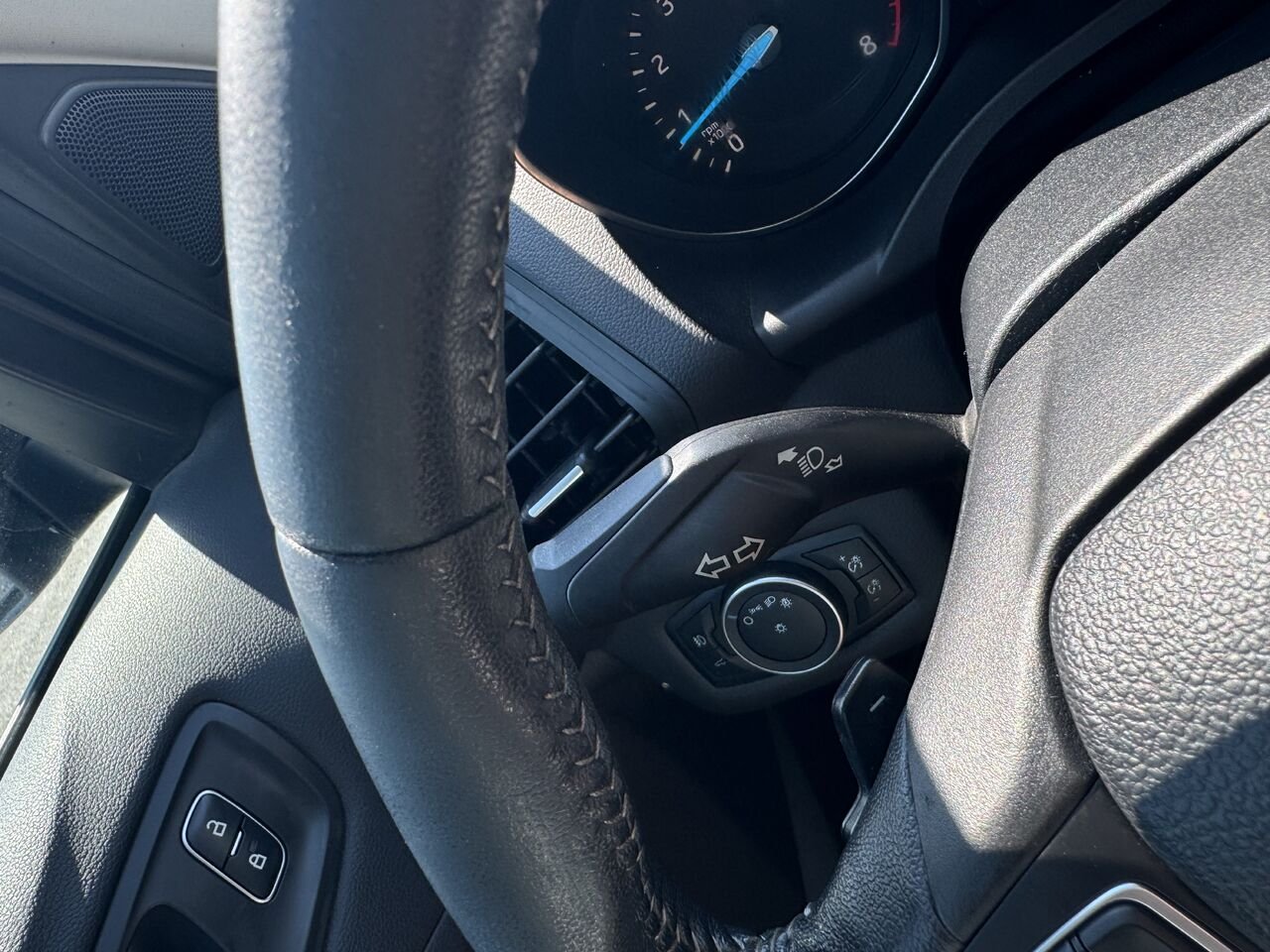 2018 Ford Escape SE AWD Grey Granby - photo #23