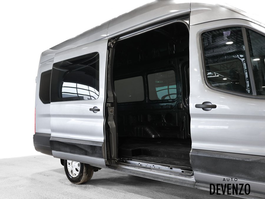 2022 Ford E-Transit Cargo Van 2022 Grey