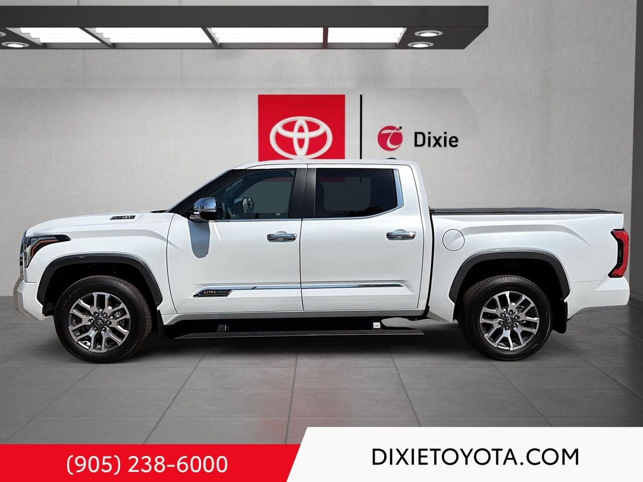 2026 Toyota TUNDRA HYBRID PLATNIUM 1794 EDITION 4WD / CLEAN CARFAX / HEATED AND VENTIALTED SEATS / ALLOY WHEELS / CARPLAY AND ANDROID AUTO White Mississauga - photo #5