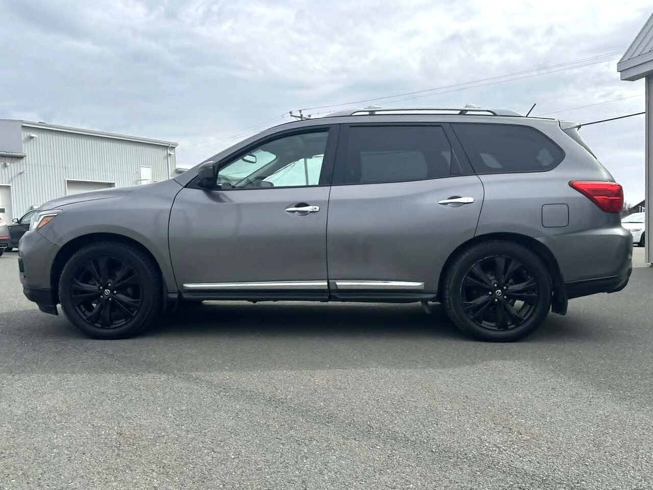 2018 Nissan Pathfinder Platine 4x4 Grey Matane - photo #1