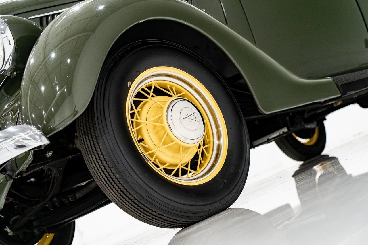 1936 Ford Model 48 Phaeton PRIX EN USD | Beautifully presented in original condition Green Montreal - photo #4