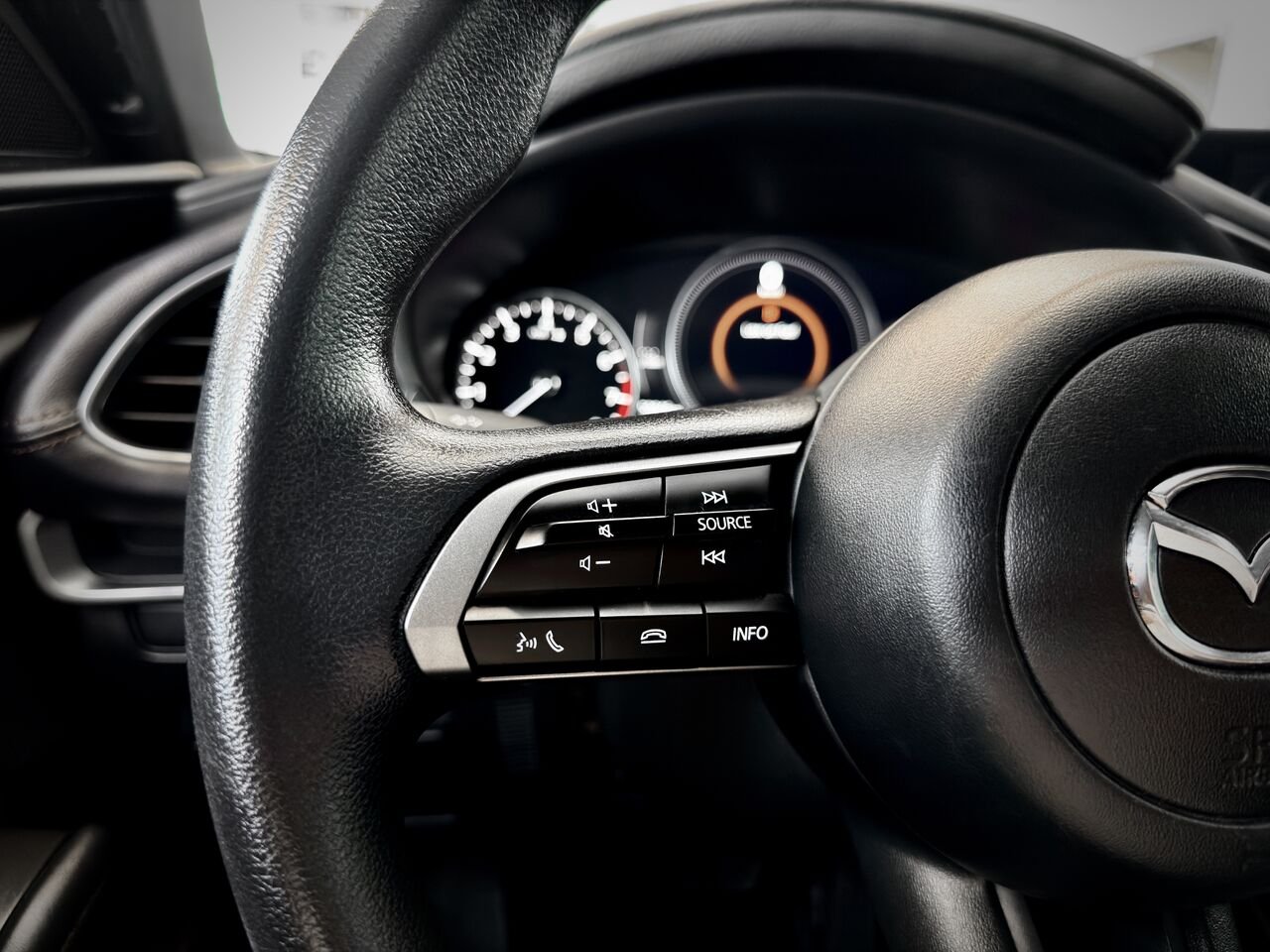 2024 MAZDA MAZDA3 SPORT GX White Notre-Dame-des-Prairies - photo #21