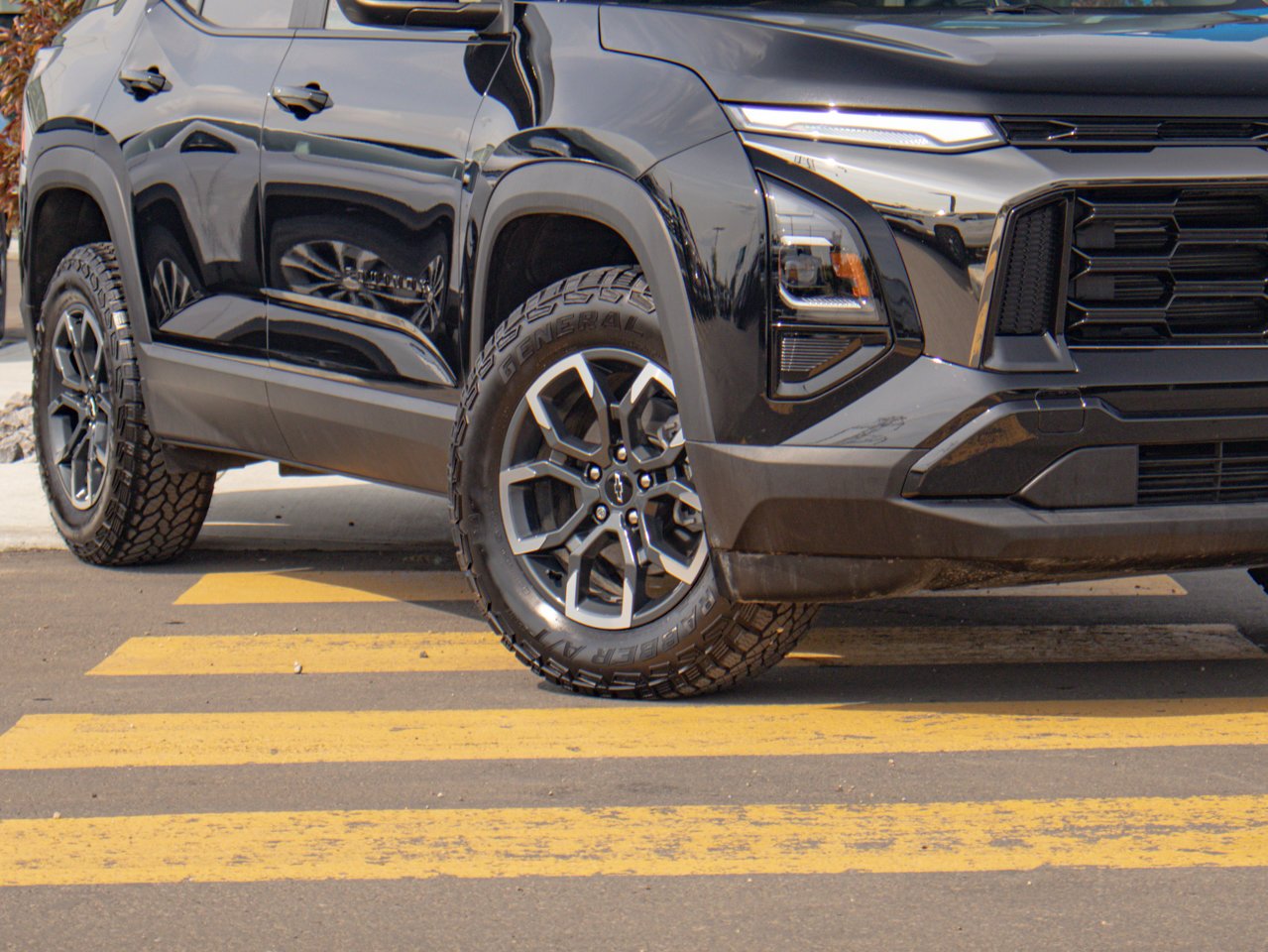 2025 Chevrolet Equinox AWD 4dr ACTIV Black Sherwood Park - photo #5