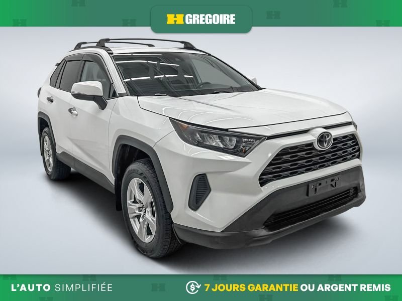2019 Toyota Rav 4 White Laval - photo #0