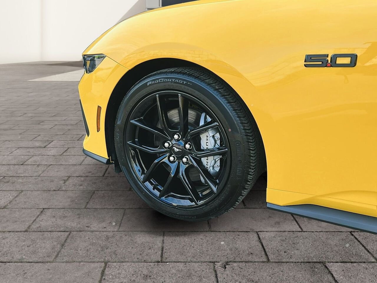 2024 Ford Mustang Yellow Québec - photo #9