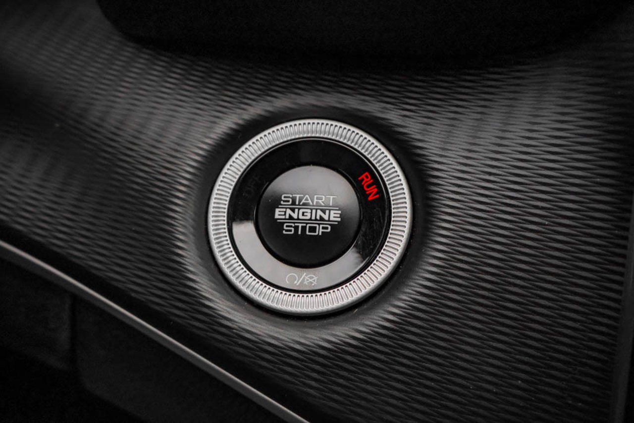 2025 Jeep Grand Cherokee Altitude 4x4 White Sherwood Park - photo #21