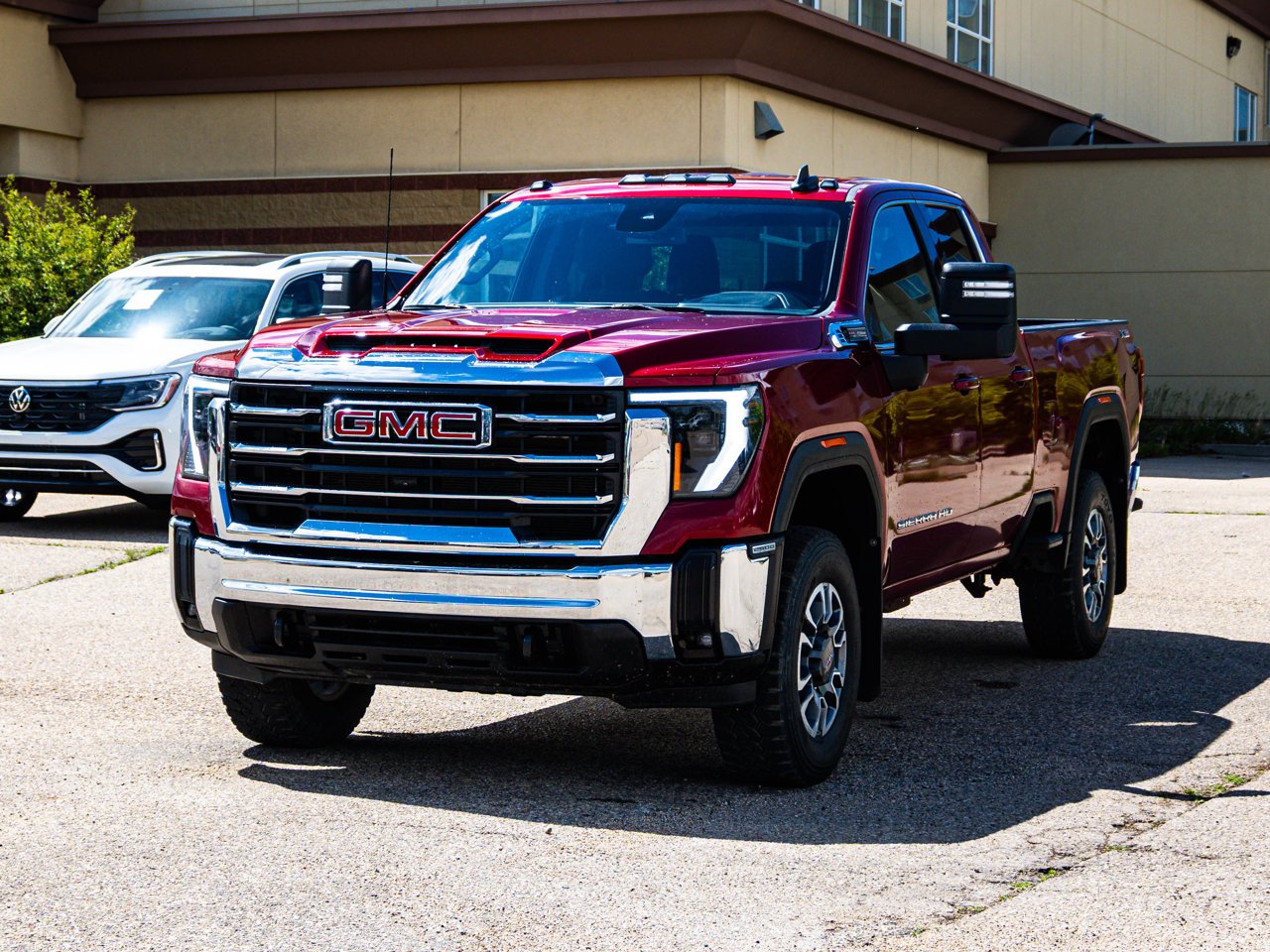 2024 GMC Sierra 2500HD 4WD Double Cab 149 SLE Red Sherwood Park - photo #3