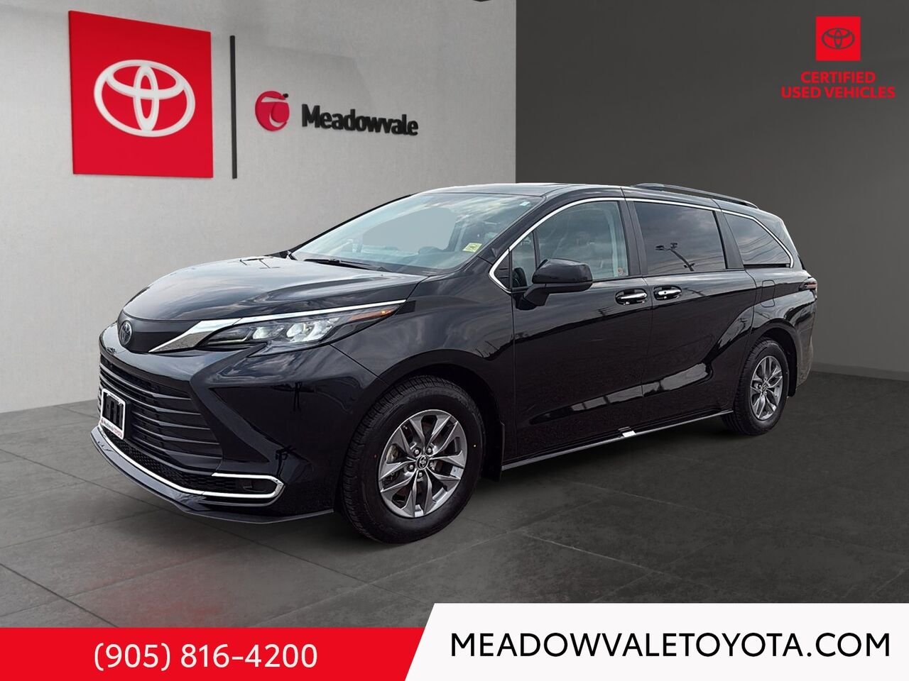 2024 Toyota Sienna One Owner, 4 New Tires, Midnight Black Metallic Mississauga - photo #0