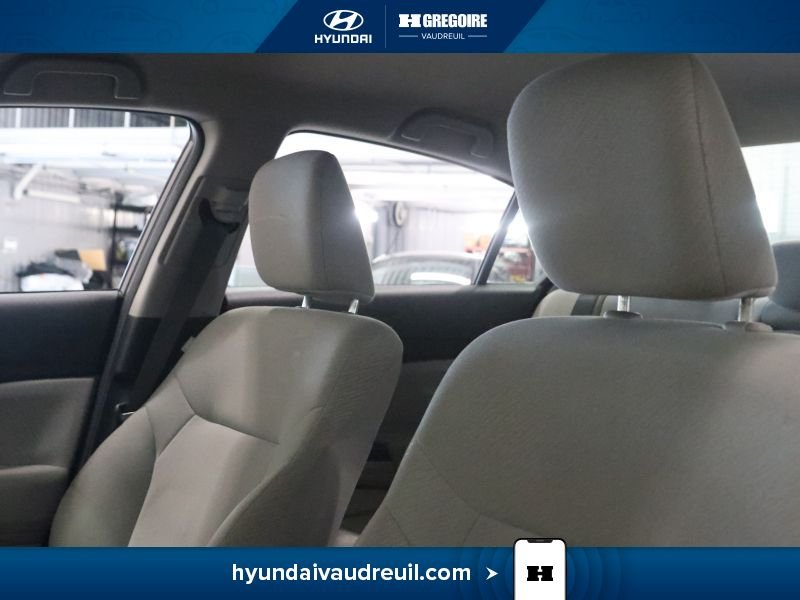 Honda Civic YA888 | LX 4 portes, boîte automatique 2013 Gris Laval - photo #13