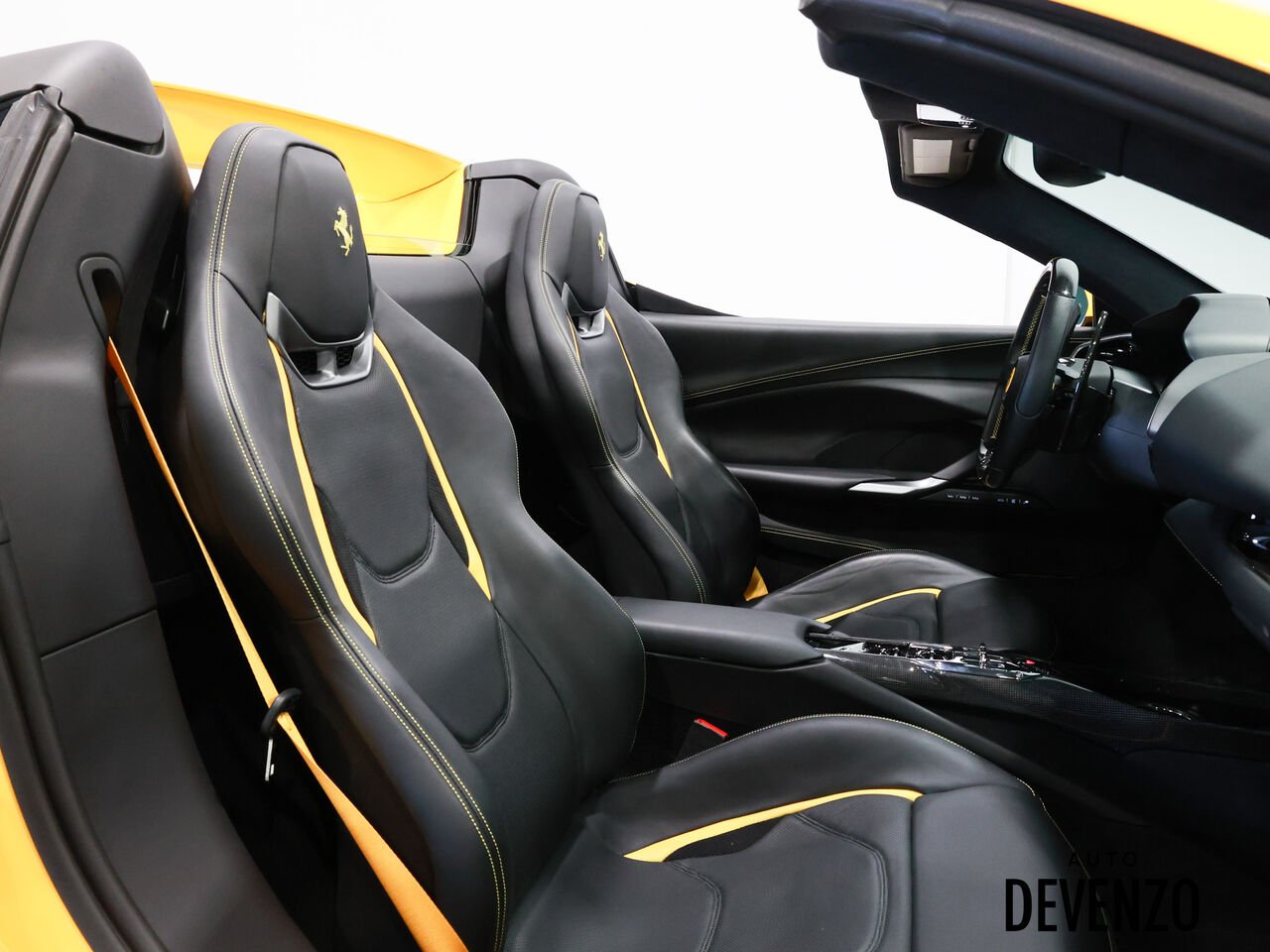 Ferrari 296 GTS 2024 Jaune Saint-Eustache - photo #9