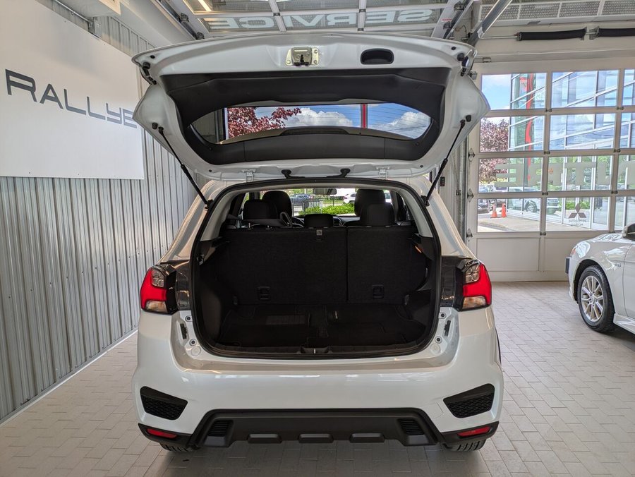 2024 Mitsubishi RVR SE AWC White