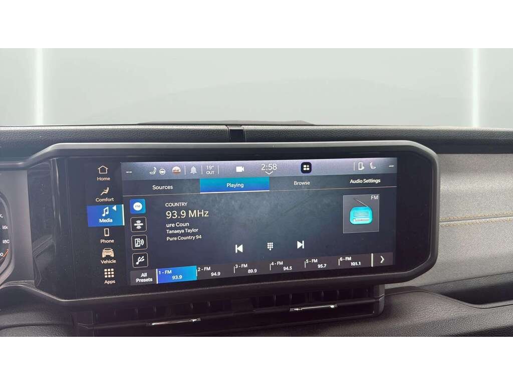 2025 Jeep Wrangler Black Gatineau - photo #10
