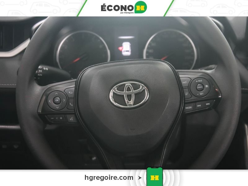 2019 Toyota Rav 4 White Laval - photo #11