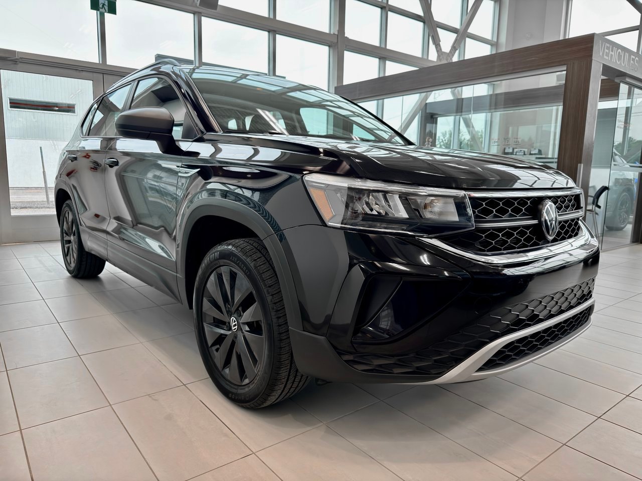 2022 Volkswagen Taos Black Notre-Dame-des-Prairies - photo #6
