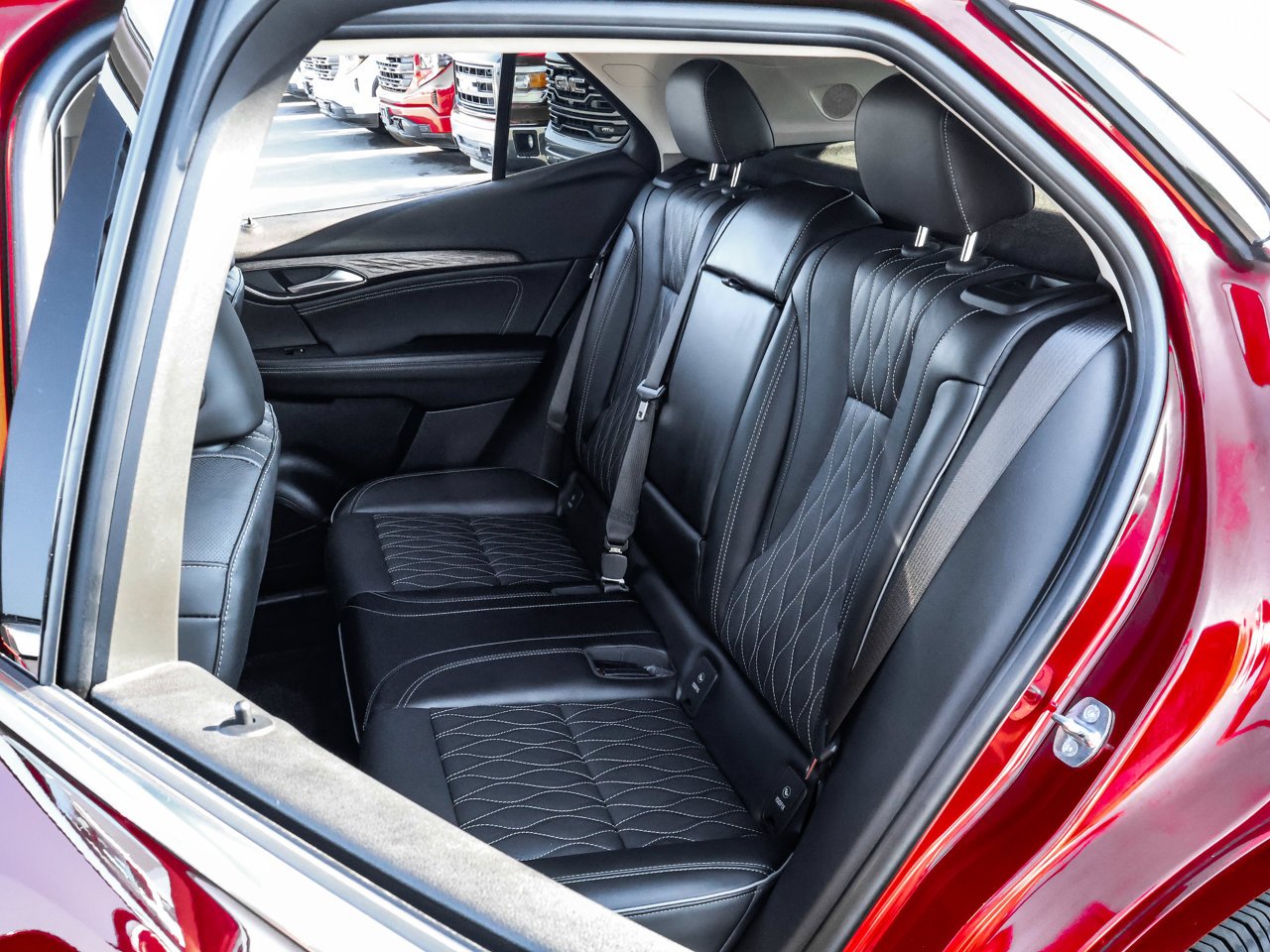 2022 Buick Envision AWD 4dr Avenir Red Sherwood Park - photo #15
