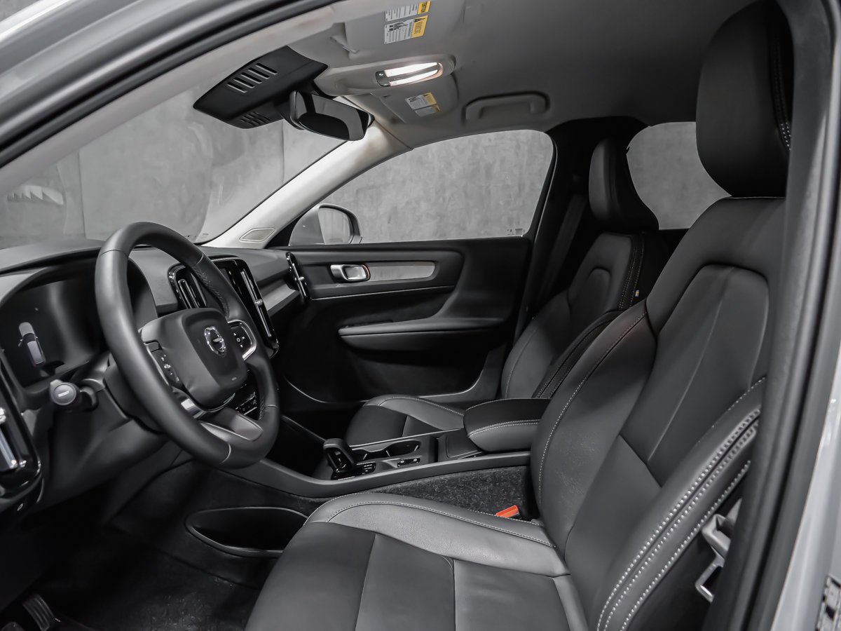 Volvo XC40 B5 CORE BRIGHT CLIMATE 2025 Gris Montréal - photo #9