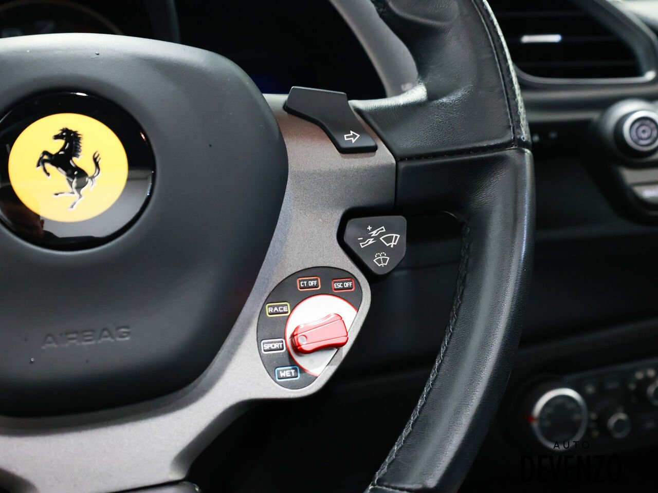 Ferrari 488 Spider 2019 Jaune Saint-Eustache - photo #12