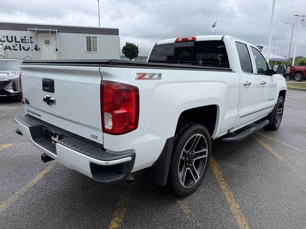 2017 Chevrolet Silverado 1500 2LTZ 5.3L ENCEMBLE Z71 QUAD CAB White Laval - photo #11