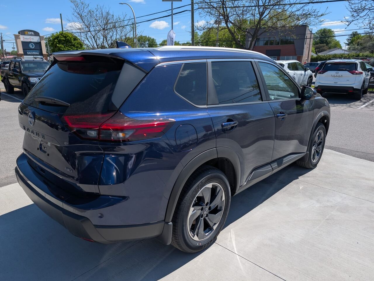 2026 Nissan Rogue ROGUE SV TOIT OUVRANT Deep Ocean Blue Châteauguay - photo #8