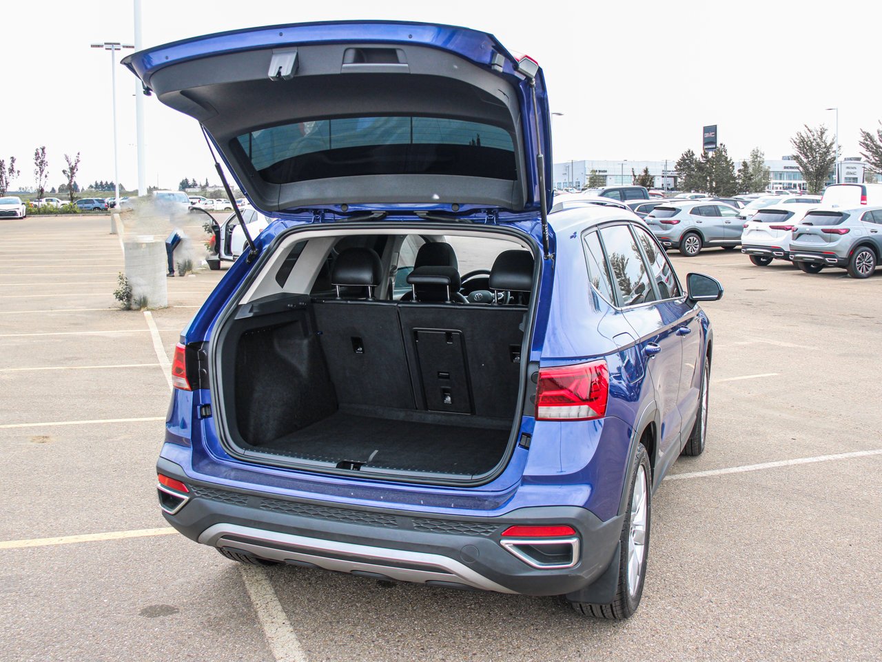 2022 Volkswagen Taos Comfortline 4MOTION Blue Sherwood Park - photo #7