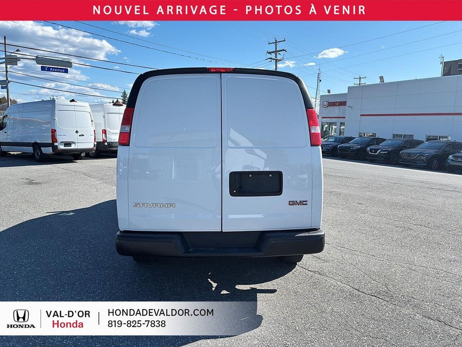 2024 GMC Fourgonnette Savana utilitaire 2024 White