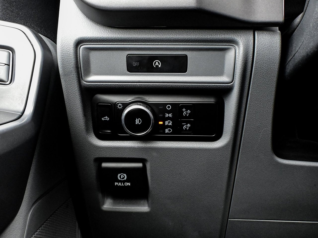 2025 Ford F-150 XLT 4WD SuperCrew 5.5' Box Grey Sherwood Park - photo #19