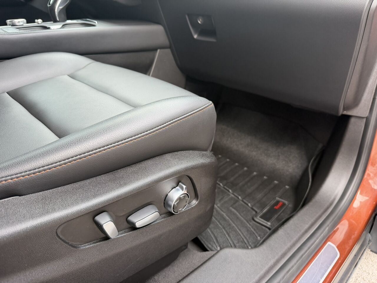2019 Cadillac XT4 SPORT AWD Orange Laval - photo #22