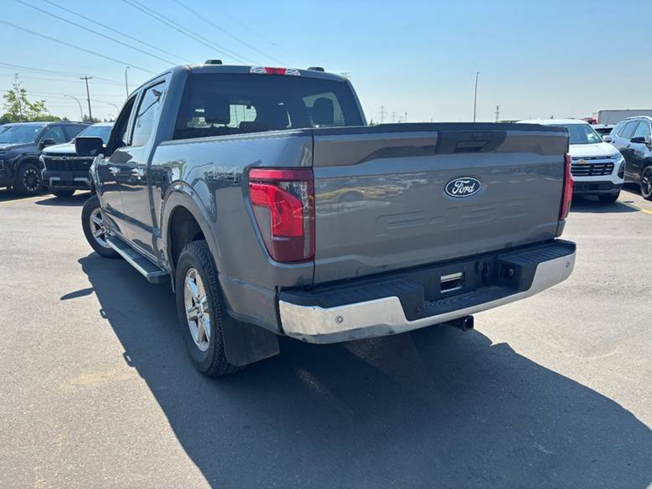 2025 Ford F-150 XLT 4WD SuperCrew 5.5' Box Grey Sherwood Park - photo #3