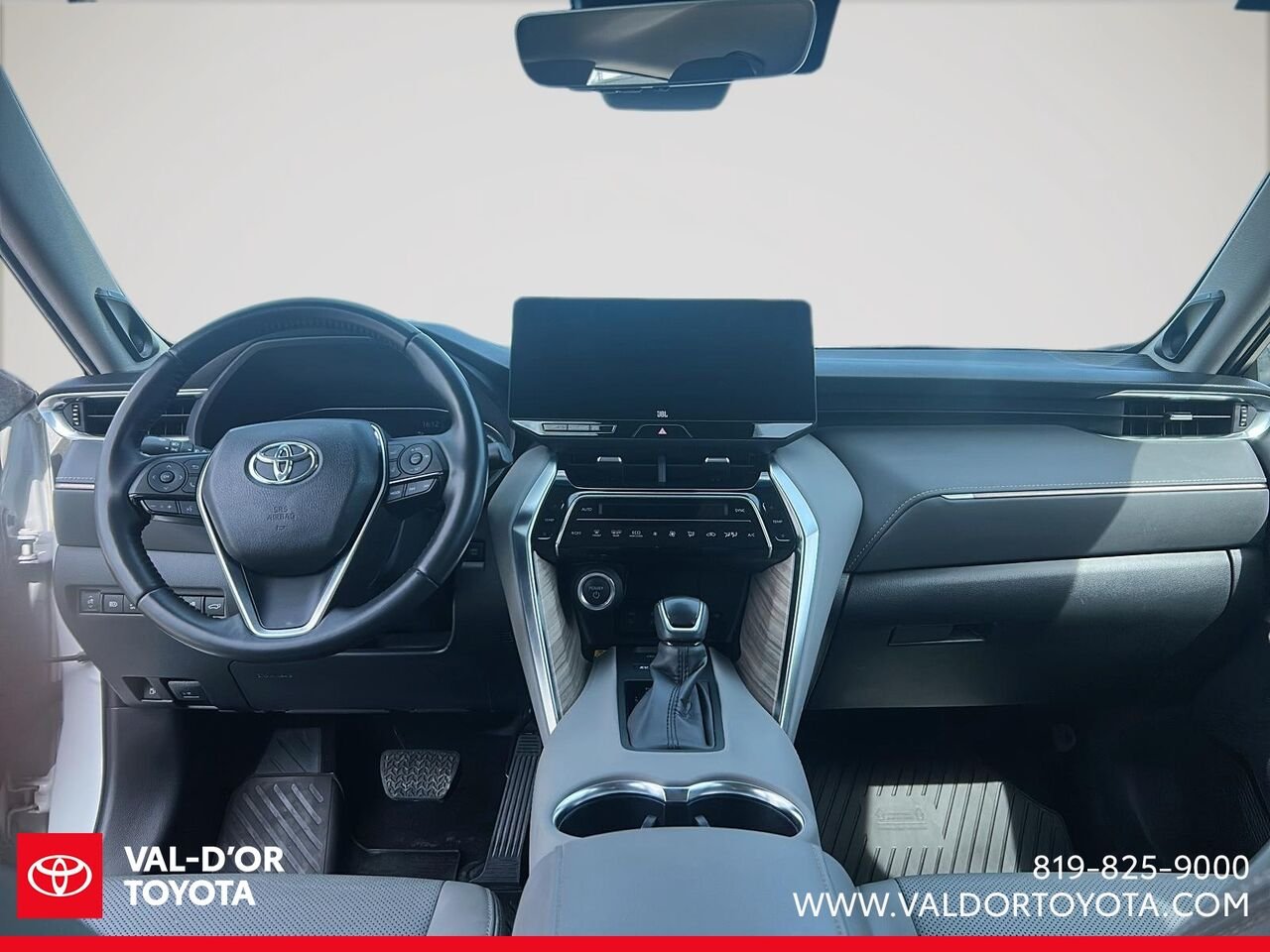 Toyota Venza XLE TI 2023 Frisson glacé nacré Val-d'Or - photo #9
