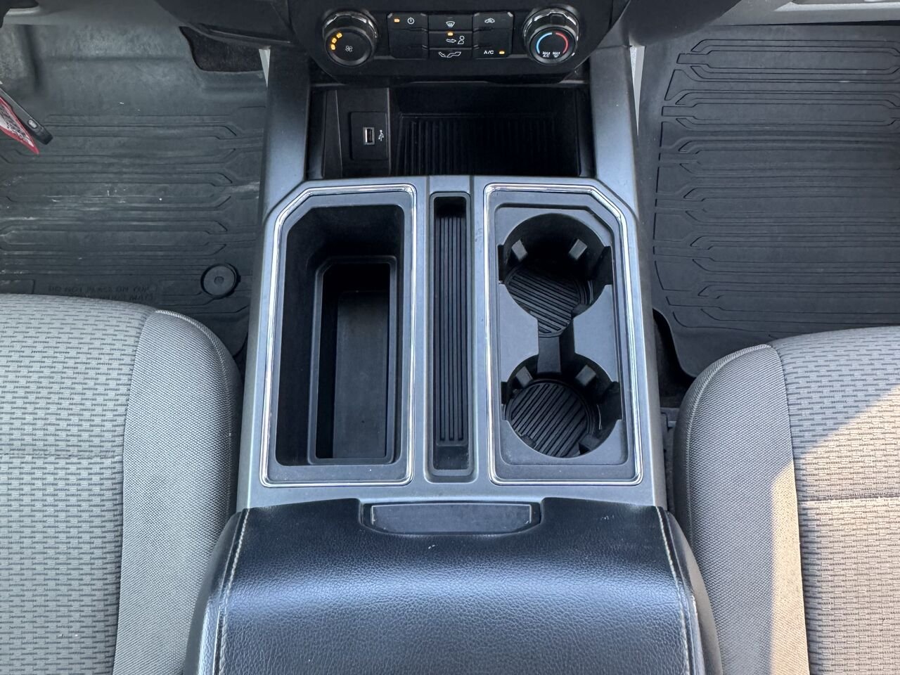 Ford F-150 2017 Rouge Granby - photo #21