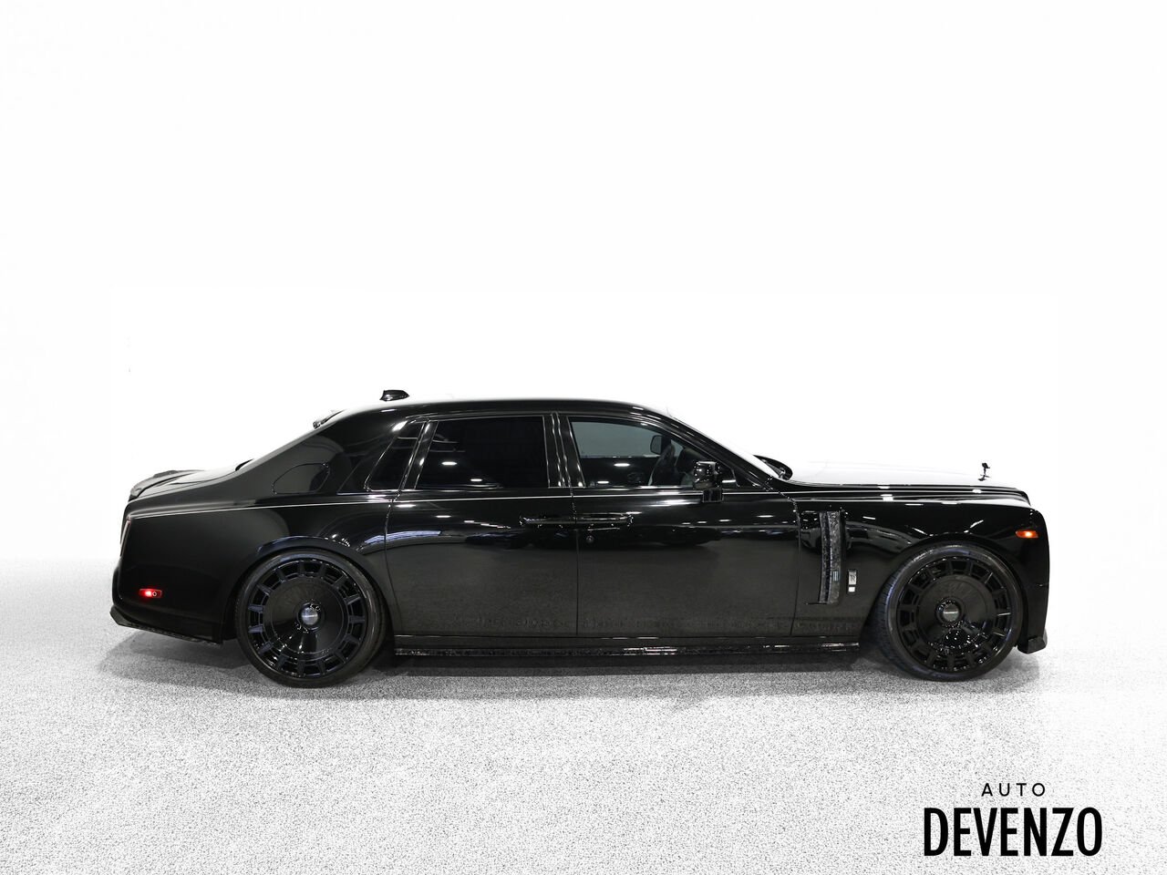 Rolls-Royce Phantom 2023 Noir Saint-Eustache - photo #1