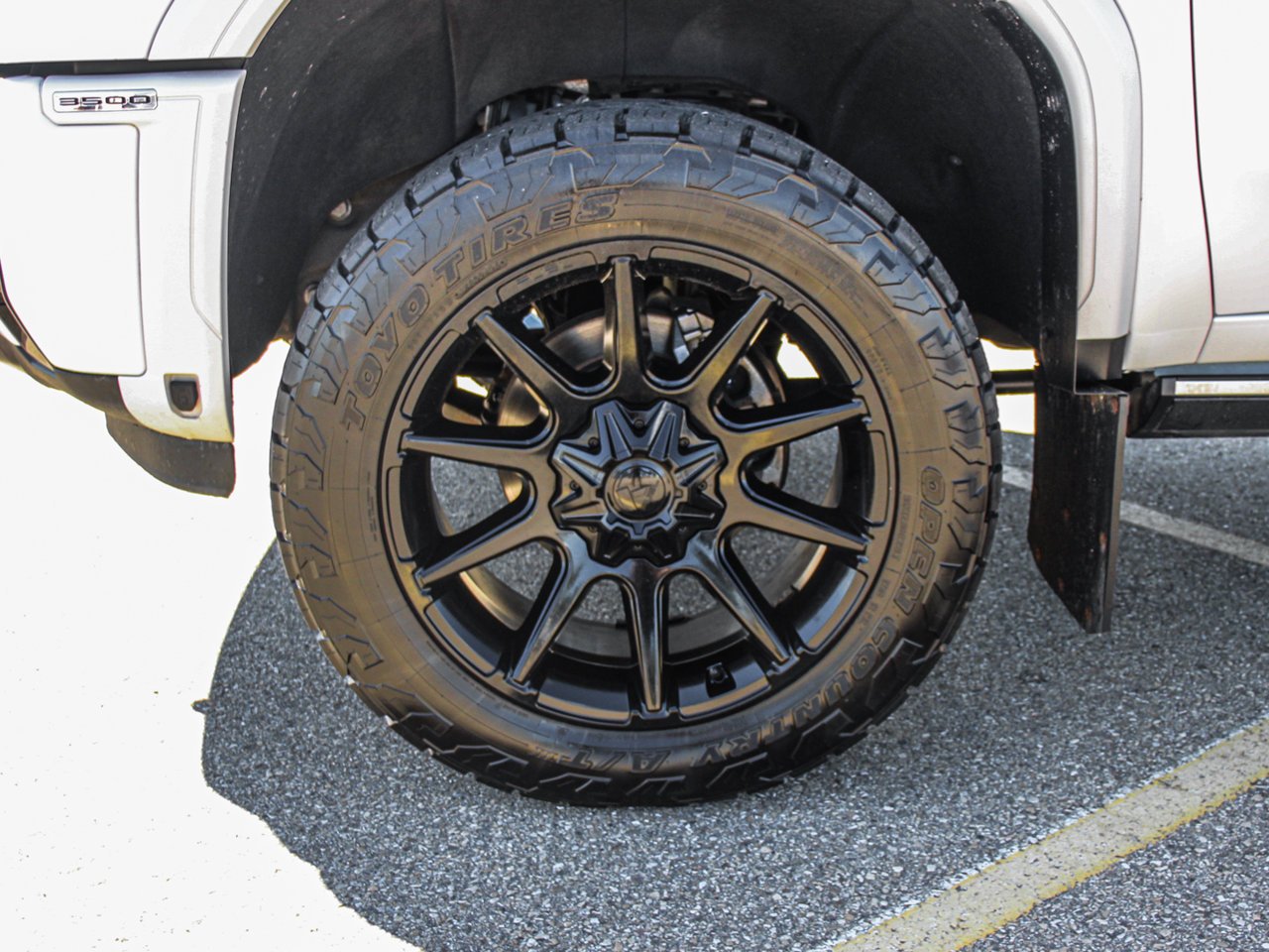2024 GMC Sierra 3500HD 4WD Crew Cab 159 Denali Ultimate White Sherwood Park - photo #11