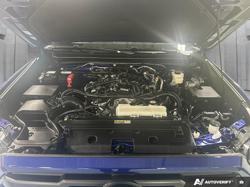 2025 Toyota Tacoma 2601947A | 4x4 Double Cab Auto 08W7 Blue Crush Metallic Edmonton - photo #9
