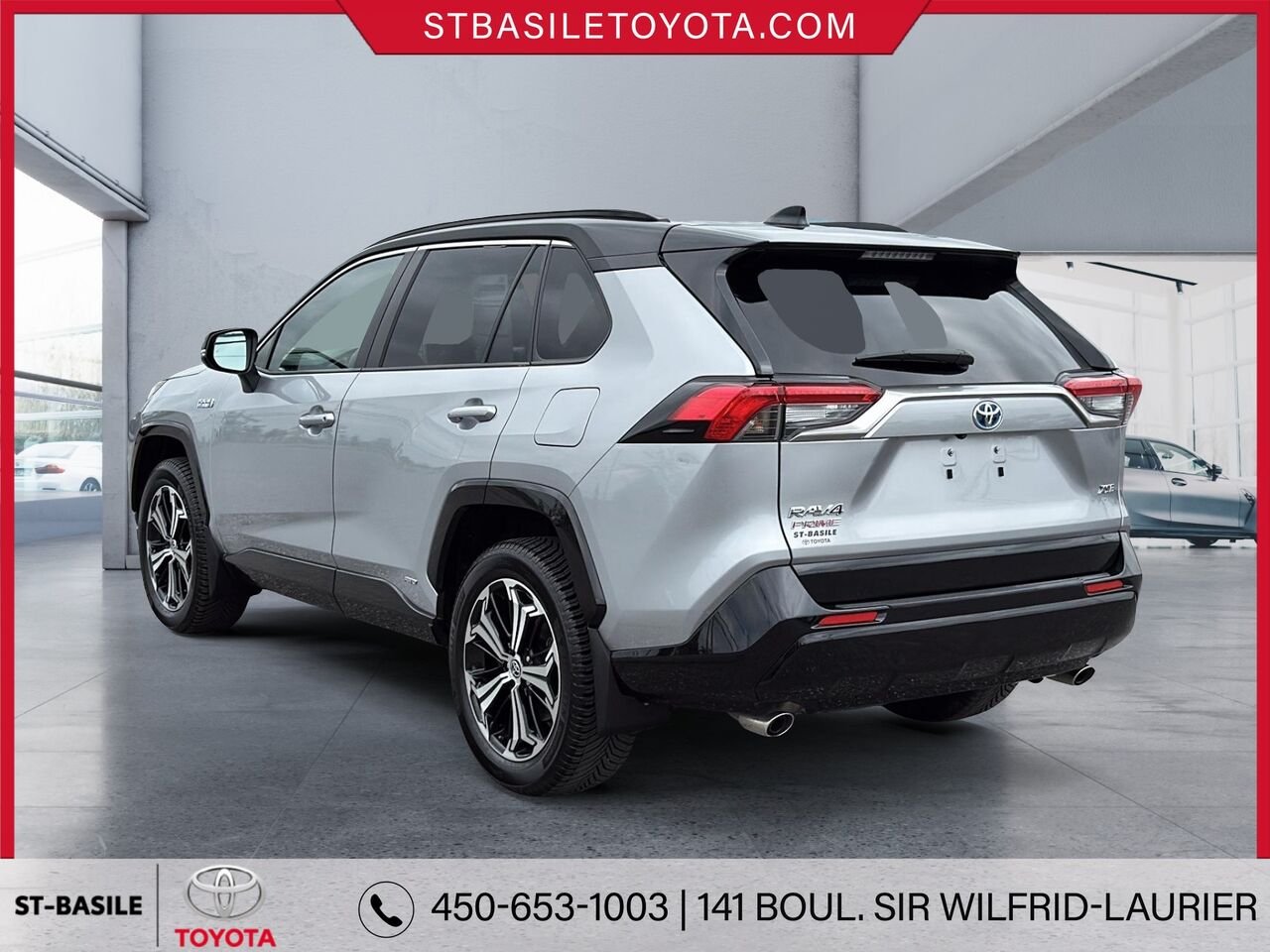 Toyota RAV4 PRIME 2023 Ciel argent métallisé avec toit noir Saint-Basile-le-Grand - photo #6