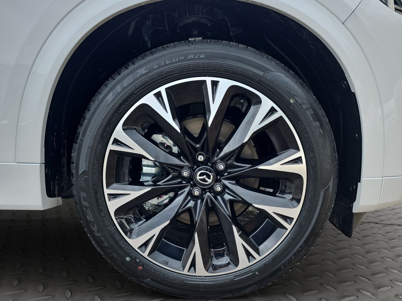 2026 Mazda CX-90 PHEV Signature PHEV, 7 passagers, toit pano, cuir, sièges ventilés Platinum Quartz Metallic Val-David - photo #20