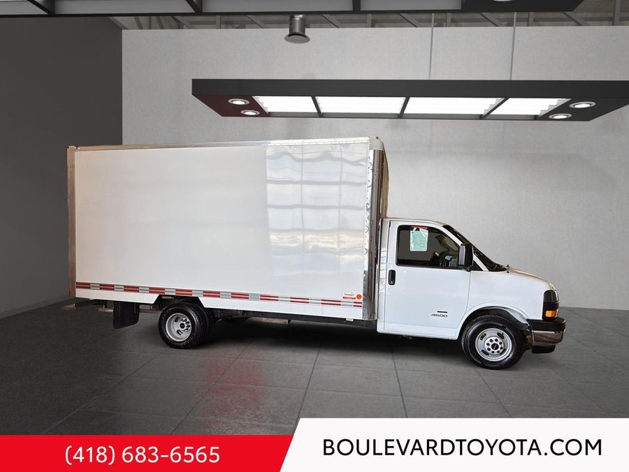 2024 GMC Savana 2024 White
