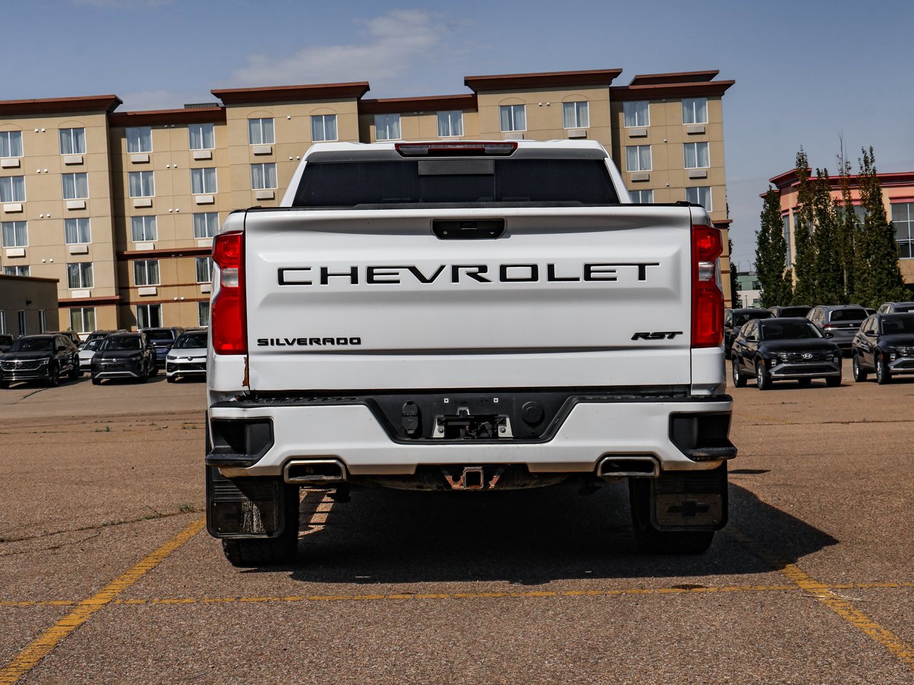 2020 Chevrolet Silverado 1500 4WD Crew Cab 147 RST White Sherwood Park - photo #6