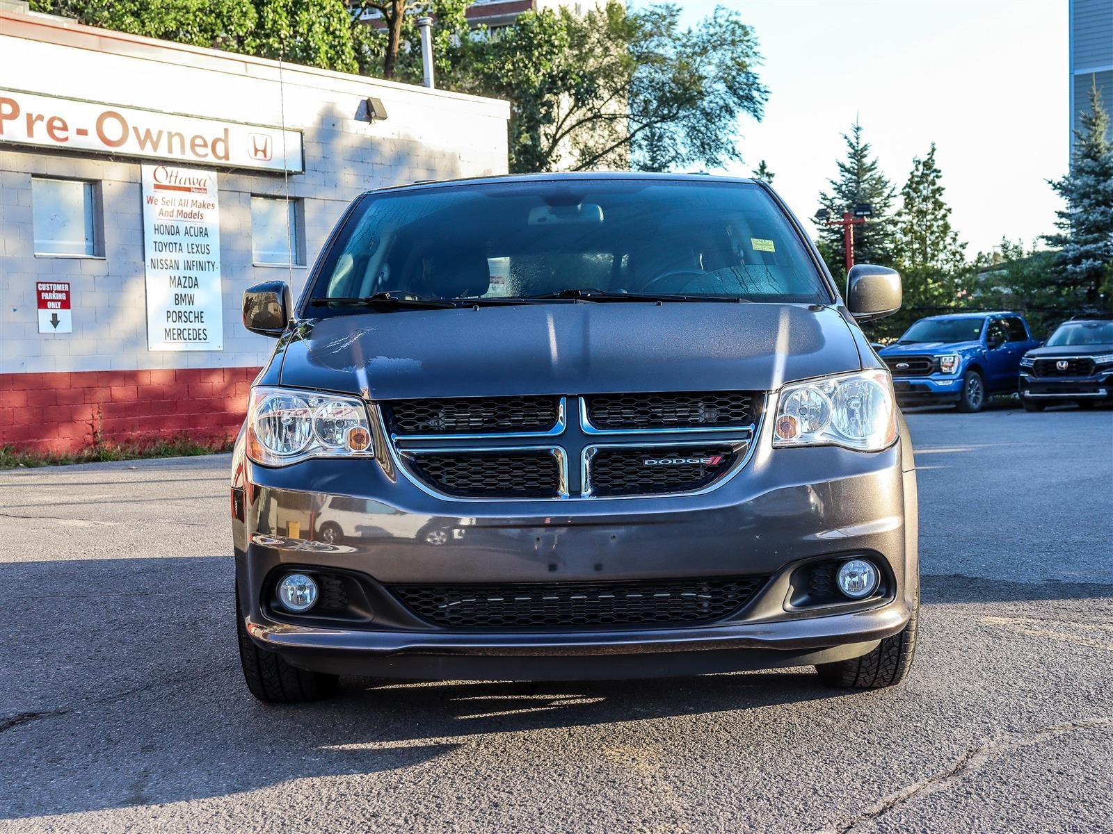 Dodge Grand Caravan CVP/SXT 2019 Grey Ottawa & Gatineau - photo #1