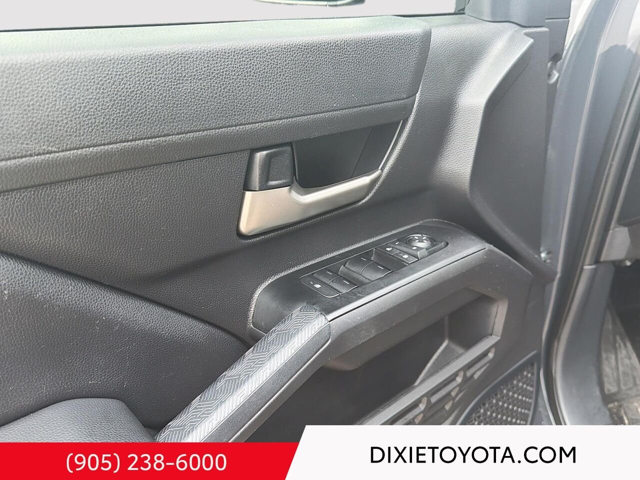 2024 Toyota Tacoma TRD OFFROAD PREMIUM 4WD / HEATED SEATS / LEATHER SURFACE / MOONROOF / ALLOY WHEELS / CARPLAY AND ANDROID AUTO gray Mississauga - photo #7