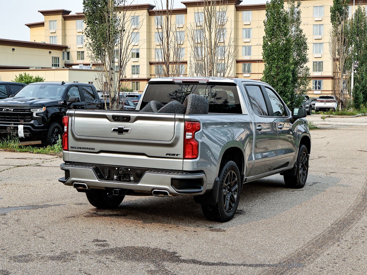 2024 Chevrolet Silverado 1500 4WD Crew Cab 147 RST Grey Sherwood Park - photo #12