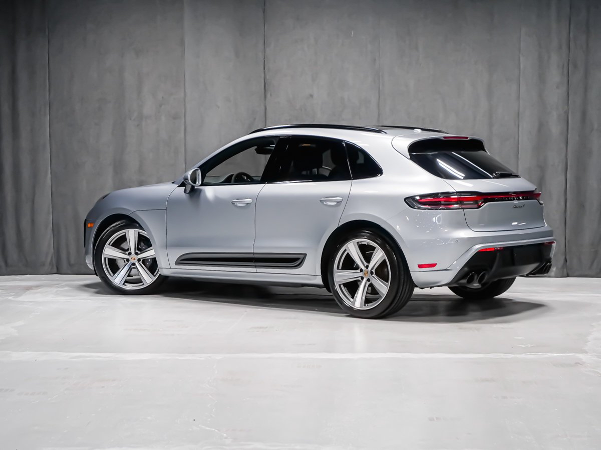 2025 Porsche Macan T Black Montreal - photo #2