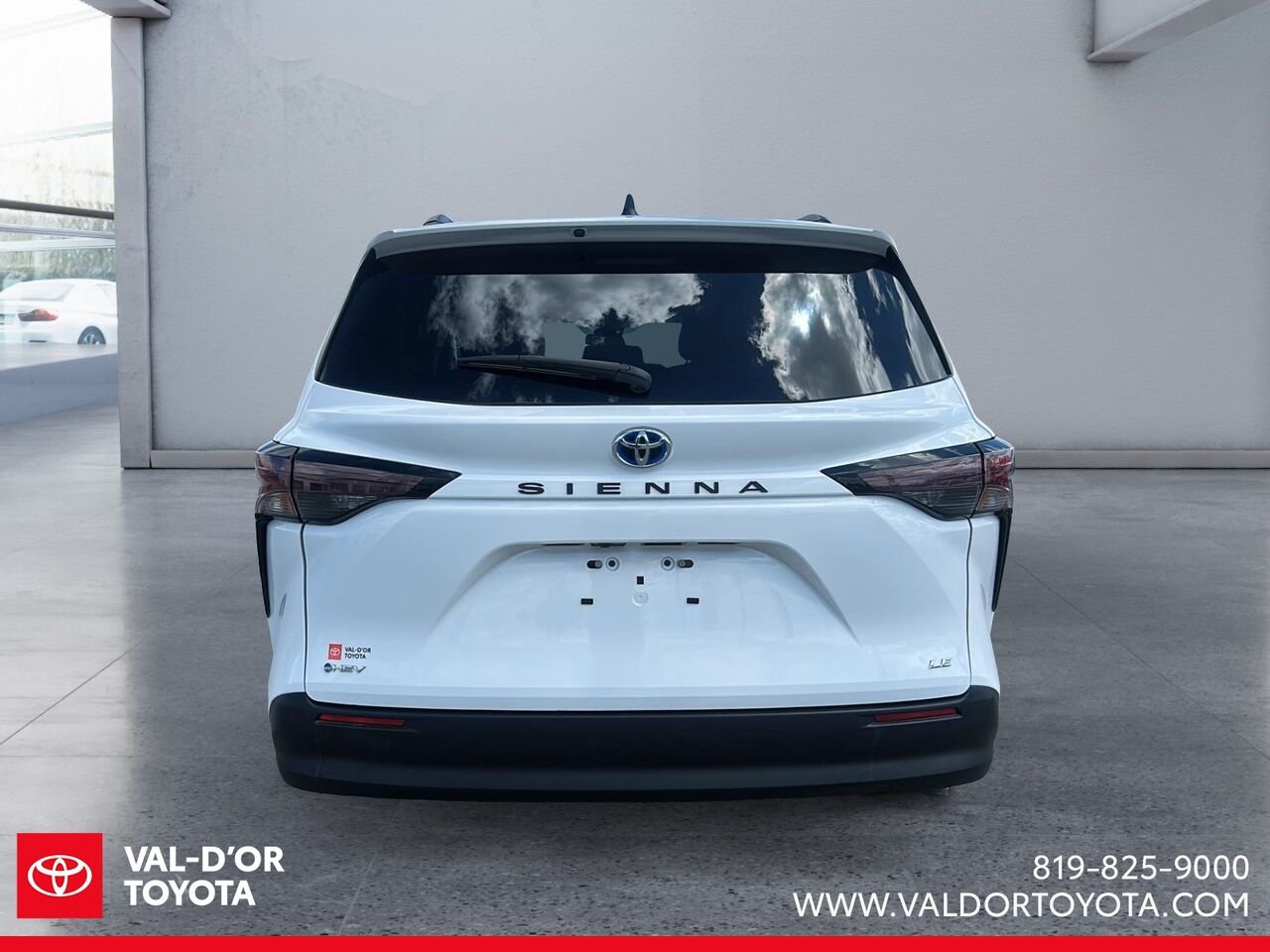 Toyota Sienna LE TA 8 places 2025 Blanc Val-d'Or - photo #2