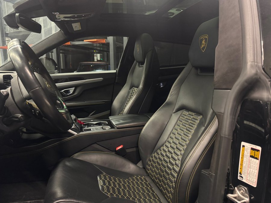 2020 Lamborghini Urus 2020 Black