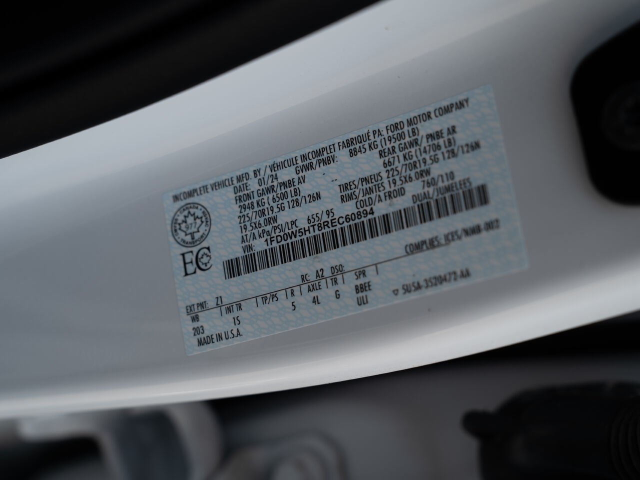 Ford Super Duty F-550 DRW XL 4WD Crew Cab 203" WB 84" CA 2024 Blanc Kirkland - photo #4