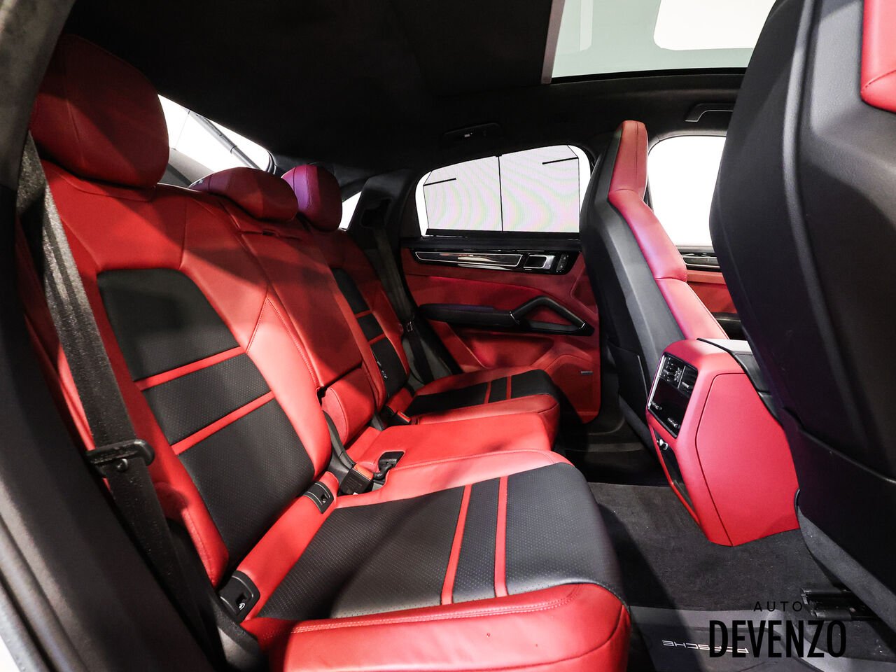 2022 Porsche Cayenne Grey Saint-Eustache - photo #23