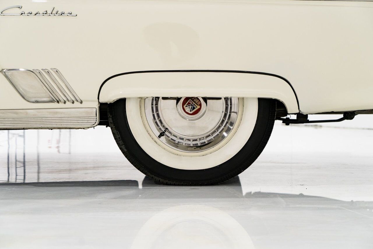 Ford Crestline Skyliner rare glass top long term ownership 1954 Blanc Montréal - photo #55