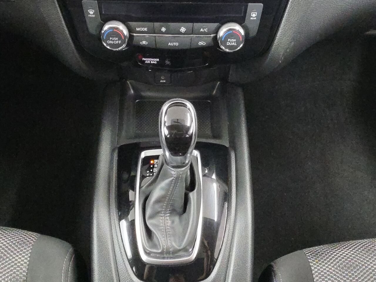 Nissan Qashqai 2018 Blanc Val-David - photo #15